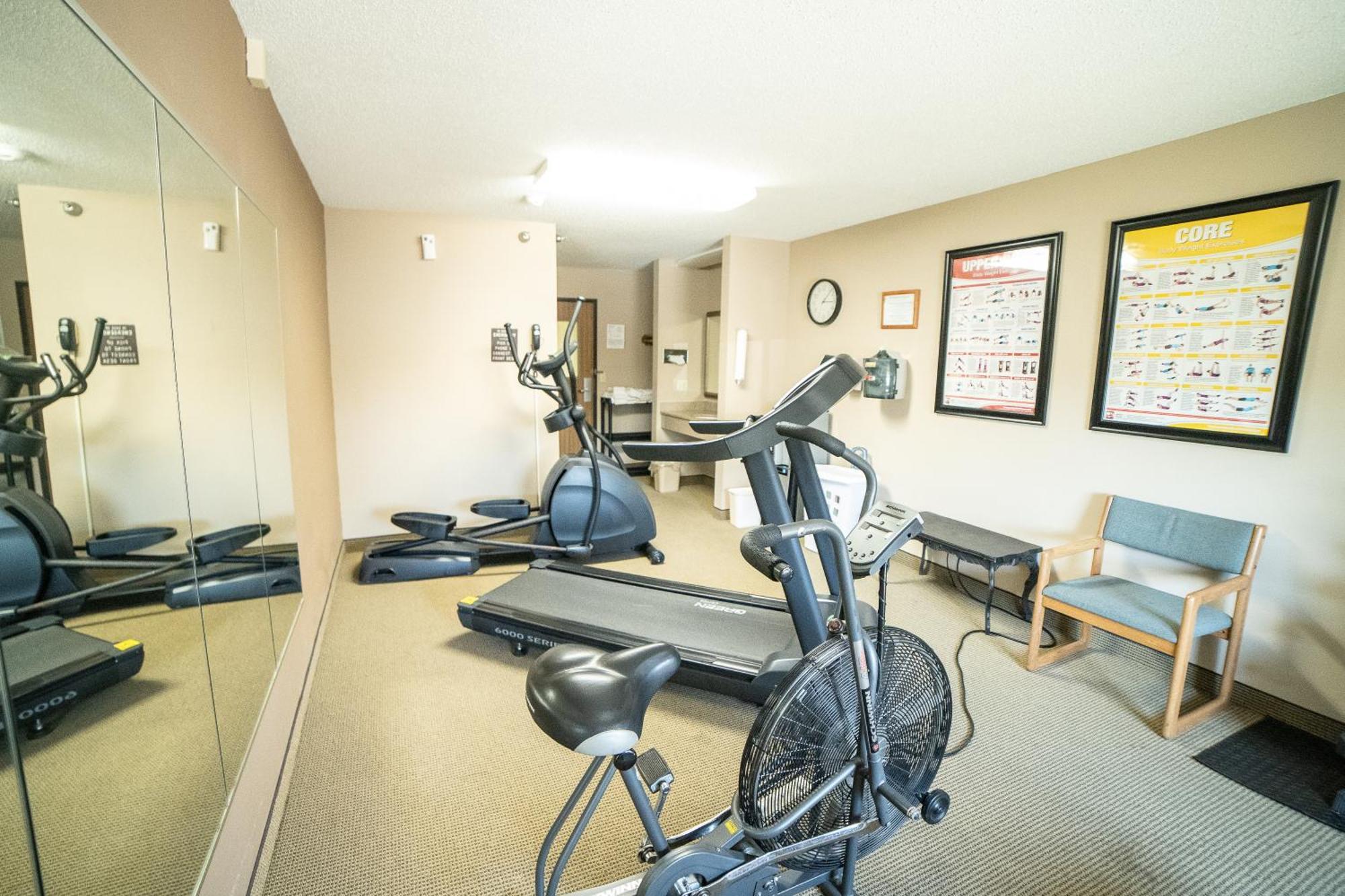 Quality Inn & Suites Watertown Near Prairie Lakes Ice Arena Extérieur photo